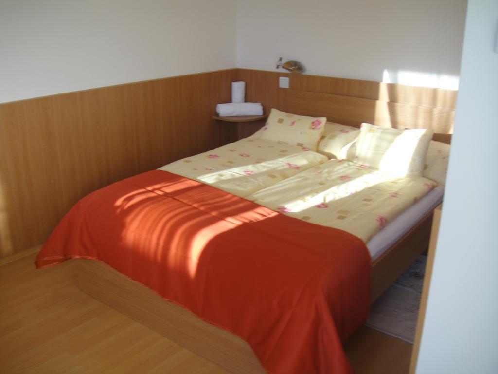 Hotel Paks Panzio Chambre photo