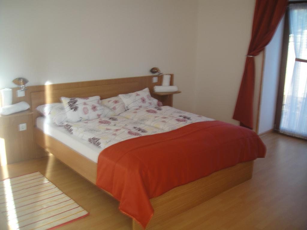 Hotel Paks Panzio Extérieur photo